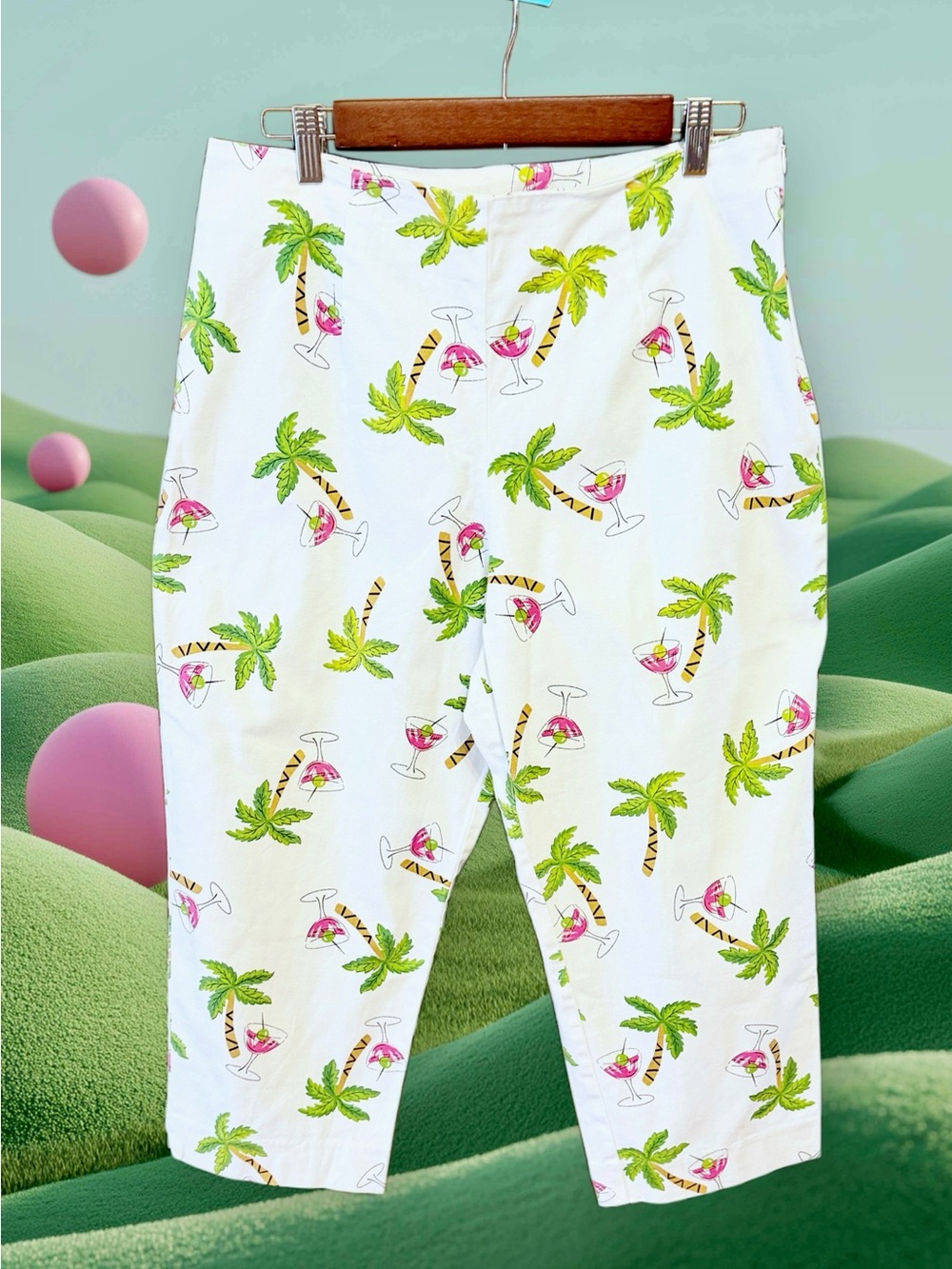 Briggs New York White Capri Pants with Green Palm & Pink Cocktail Print size 14
